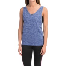 41%OFF 女性のスポーツブラ ジャスト・ワンシームレスな2-フェルタンクトップ - 内蔵スポーツブラ（女性用） Just One Seamless 2-Fer Tank Top - Built-In Sports Bra (For Women)画像